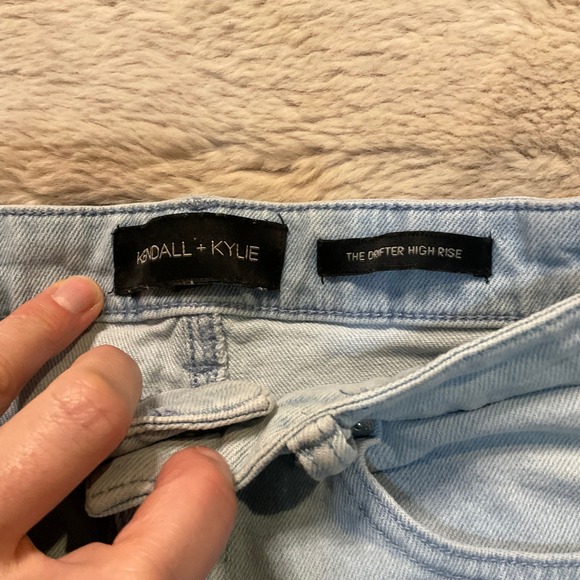 Kendall & Kylie Shorts‎ Drifter High Rise Size 3 26 Light Wash Raw Womens Denim - Picture 2 of 9